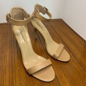 Cream size 9 Brechelles Heels